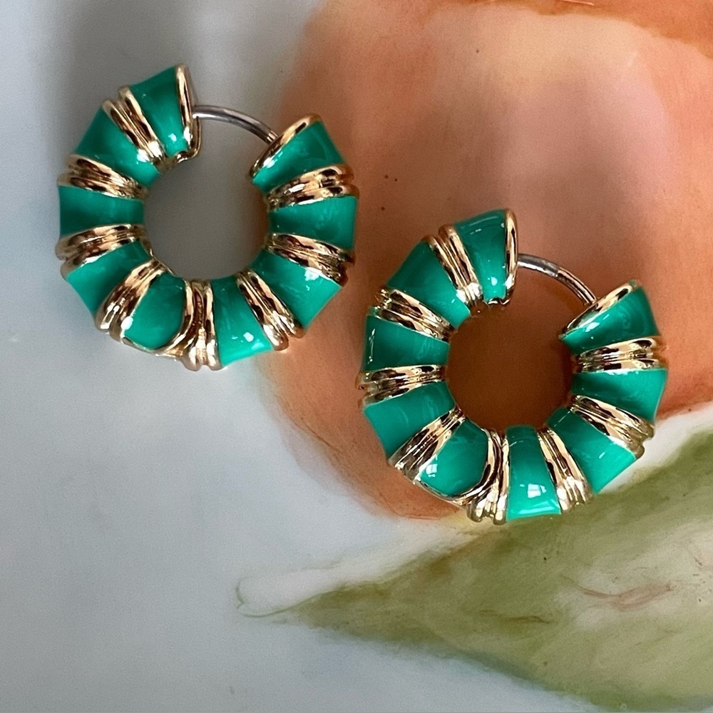 ✨Anthropologie Collins Earrings - Picture 7 of 7